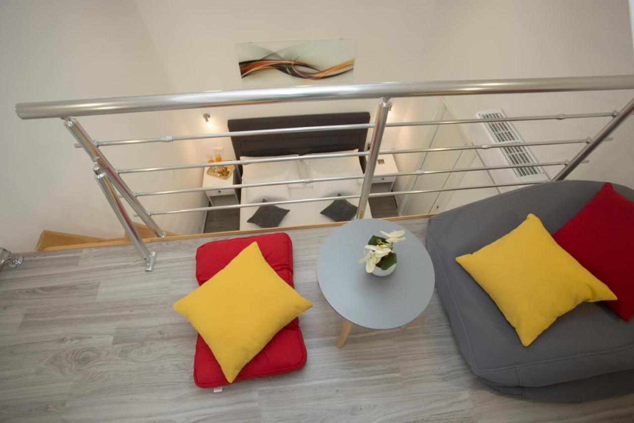 Central Old Town Rooms 1 Split Bagian luar foto